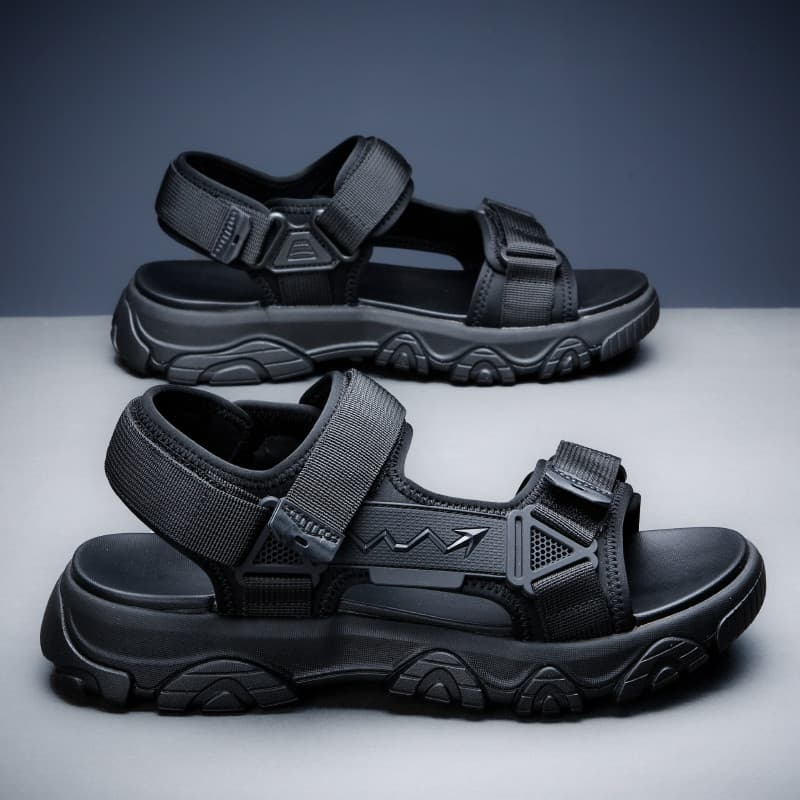 Sandálias masculinas verão exterior Wear 2026 novo estilo ins na moda aumentando antiderrapante esportes condução sandál