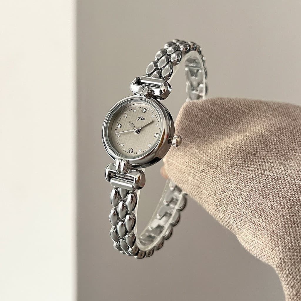 Relógio Feminino Simples Retro Pulseira Relógios Pequeno E Requintado Versátil Cinto De Aço Senhoras Moda De Quartzo De
