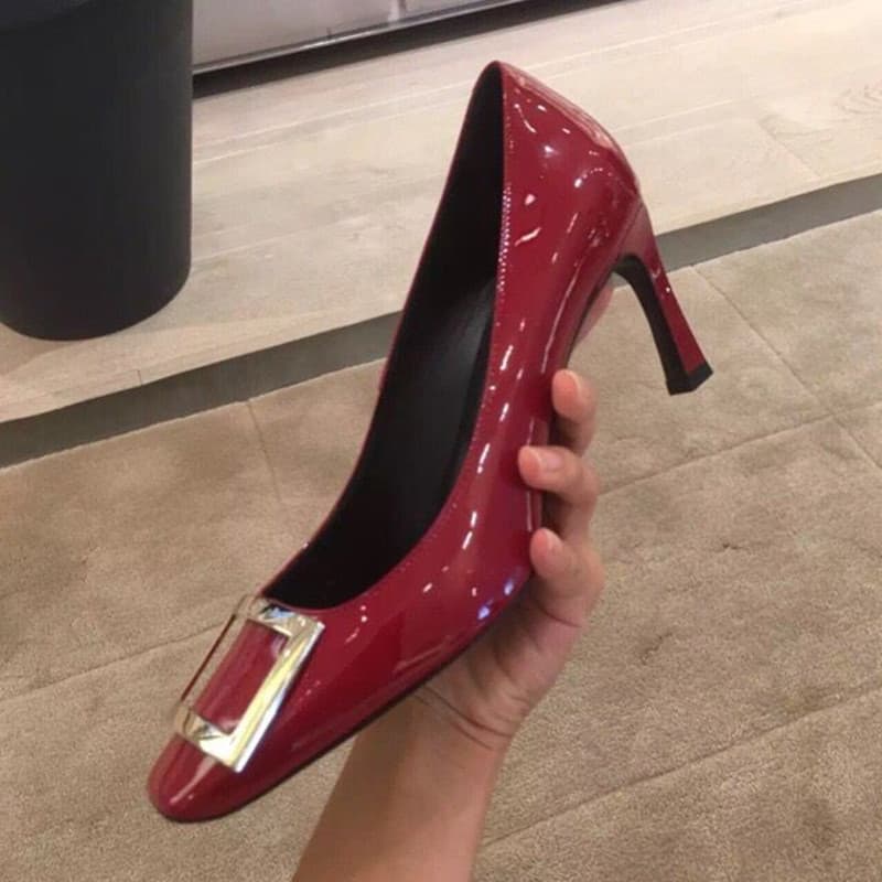 Sola macia All-Match fivela quadrada salto alto feminino 2025 novo estilo outono Stiletto dedo do pé quadrado salto quad