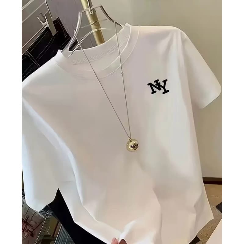 Camiseta Feminina Minimalista NY – Conforto e Estilo para o Dia a Dia