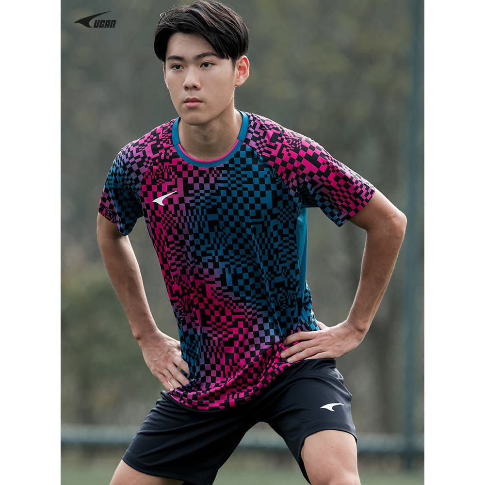 UCAN UCAN Camiseta esportiva respirável de secagem rápida para corrida, gola redonda, manga curta, suor de futebol fino