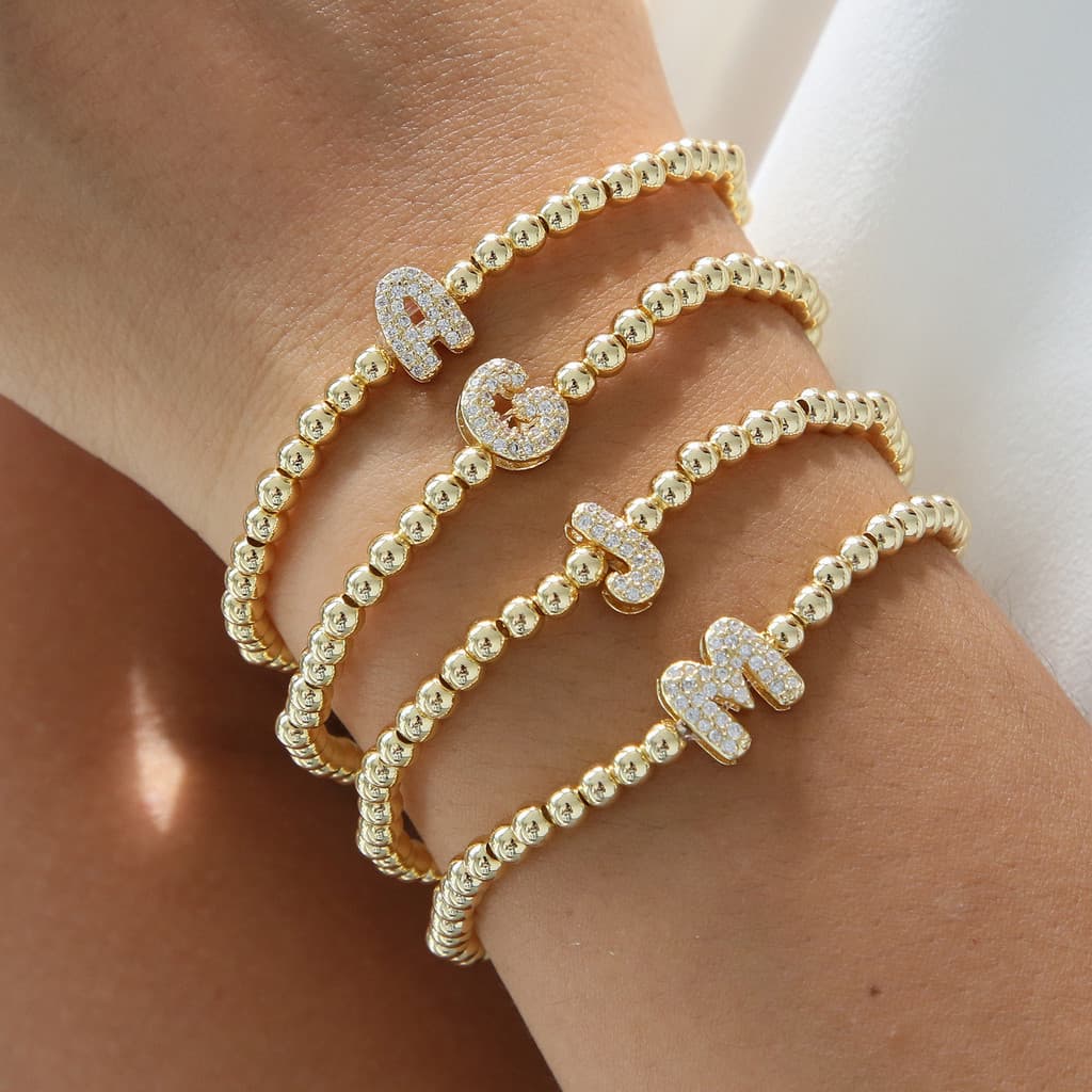 Novas Pulseiras Personalizadas de 26 Letras em Latão com Micro Incrustações Redondas, Linha Elástica de Contas DIY, Aces