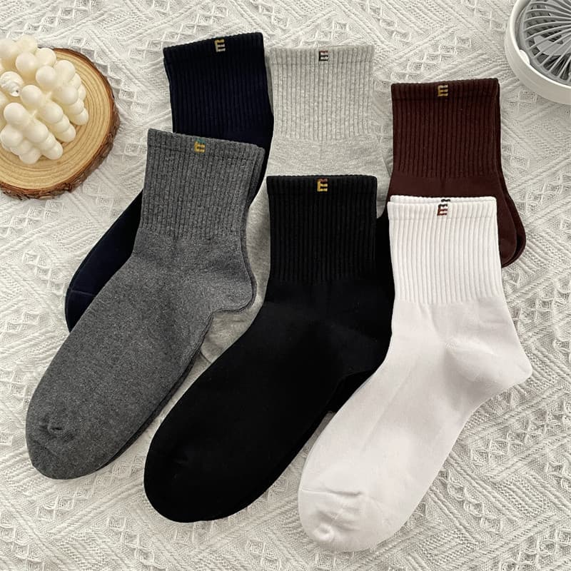 Meias masculinas meias de tubo médio outono inverno cor sólida esportes meias masculinas desodorante absorvente de suor