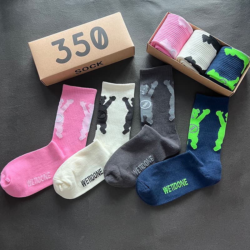 Feliz urso meias rosa street Wear rua algodão meias tubo médio ins influenciador das mulheres dos homens meias esportiva