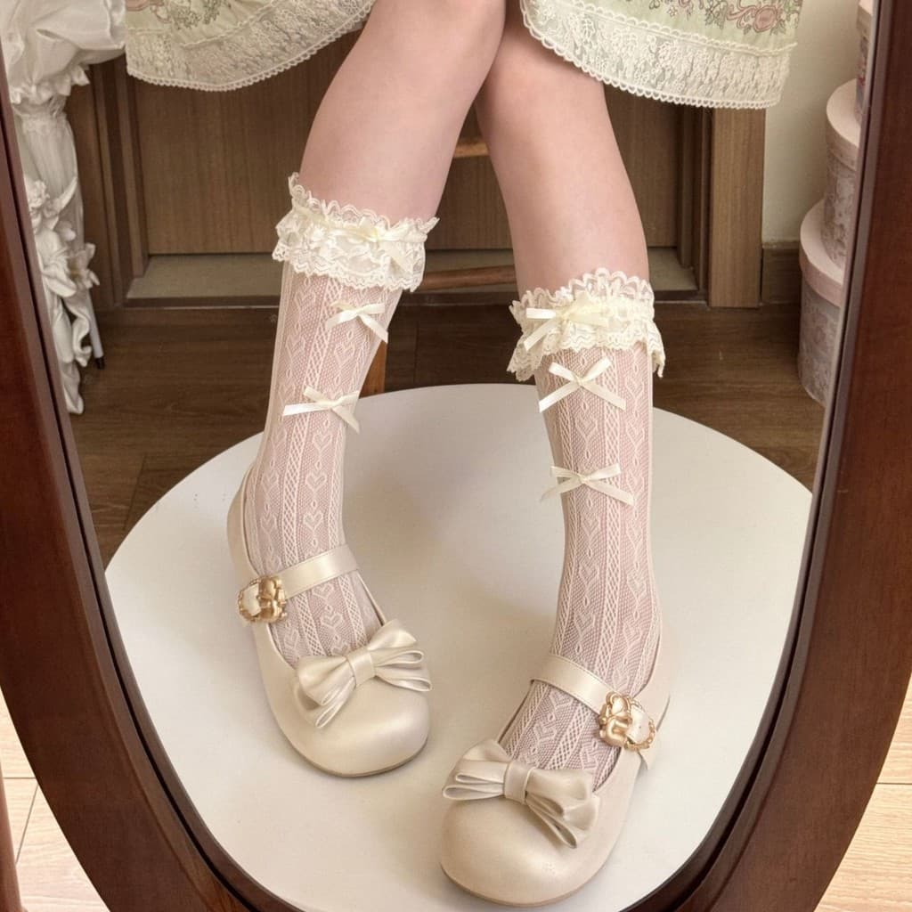 Conjunto de 2 pares de meias de cano médio Lolita, em renda jacquard com padrão de corações de verão, com laço amarelo c