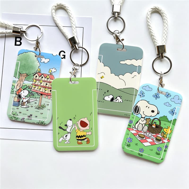 Snoopy Porta-Crachá Verde Fofo com Cordão para Cartão Escolar Trabalho e Transporte, Porta Cartão Kawaii Leve Prático.