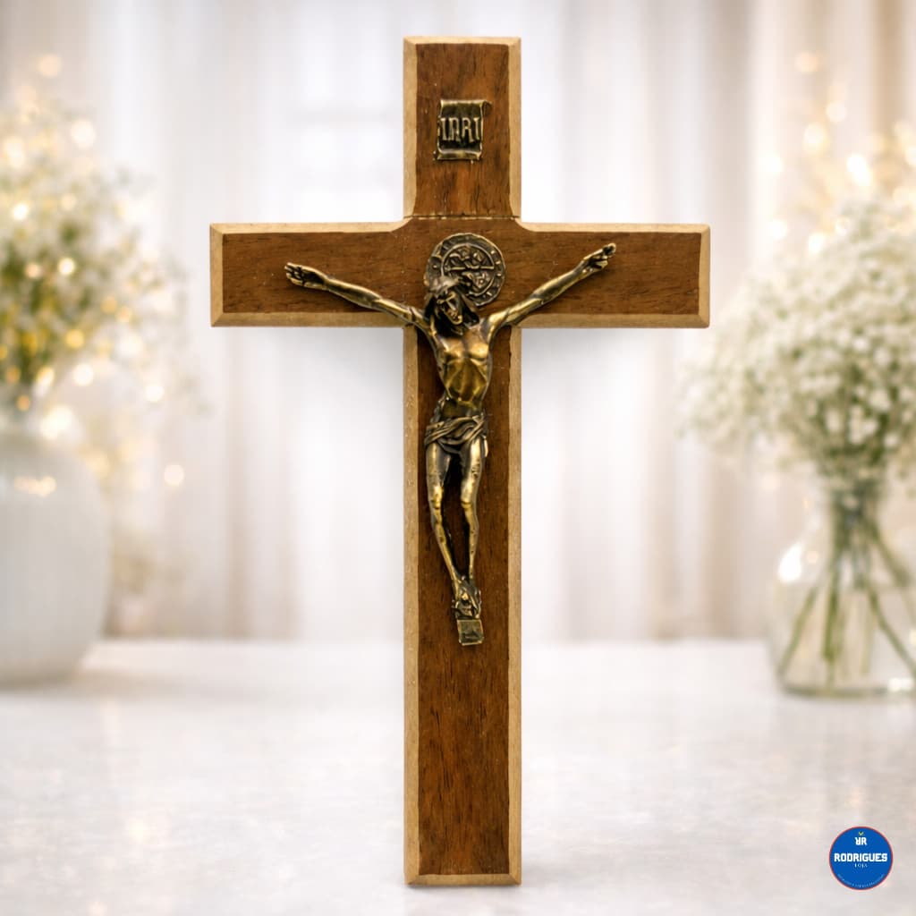 Cruz Crucifixo de Madeira Metal 23 cm com medalha de São Bento
