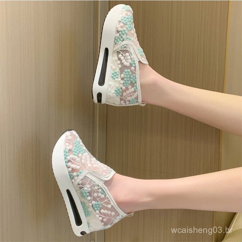 Plataforma Cunhas Tênis Feminino Floral Bordado De Malha Para Mulheres Slip On Casual Comfy Heeled Shoes Woman white siz
