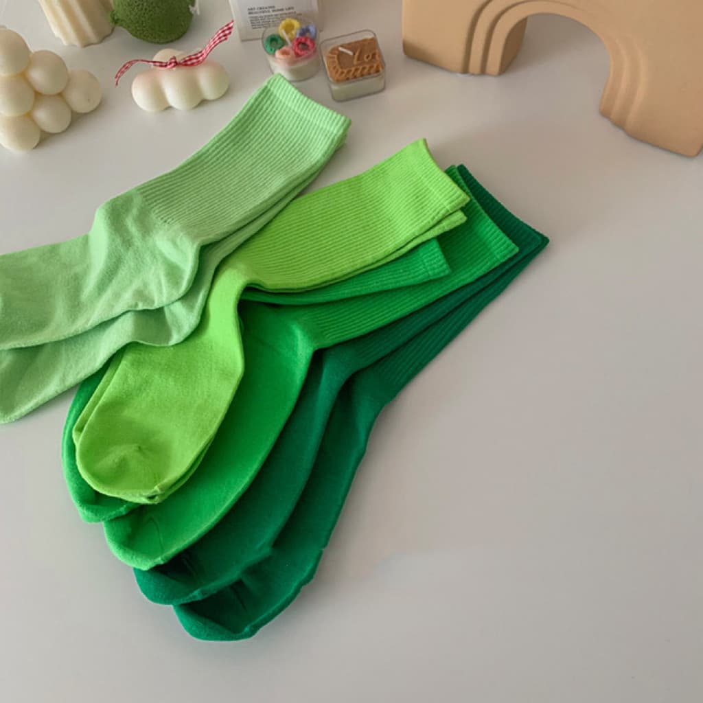 Dopamina Girl ~ Eu amo meias verdes muito!Meias verdes verdes de grama verde escuro verde fluorescente tão frescas