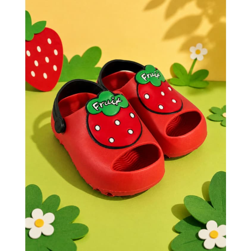 Sandália Infantil Morango Tema de Fruta Personagem Moranguinho Sapato Confortável e Antiderrapante