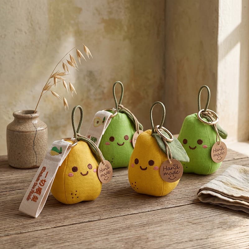Bonito Mori tecido feito à mão tridimensional pêra pingente dos desenhos animados boneca saco chaveiro cordão estudante