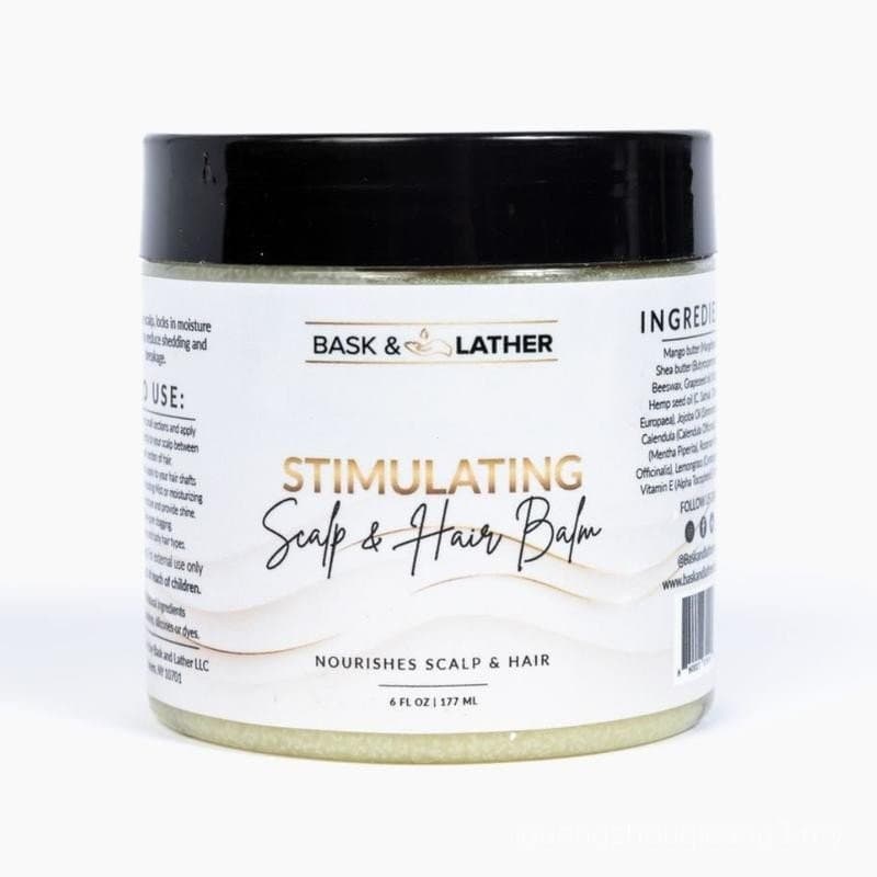 Creme nutritivo para couro cabeludo e cabelo, contendo manteiga de karité e óleo de manga, possui efeito hidratante Capi