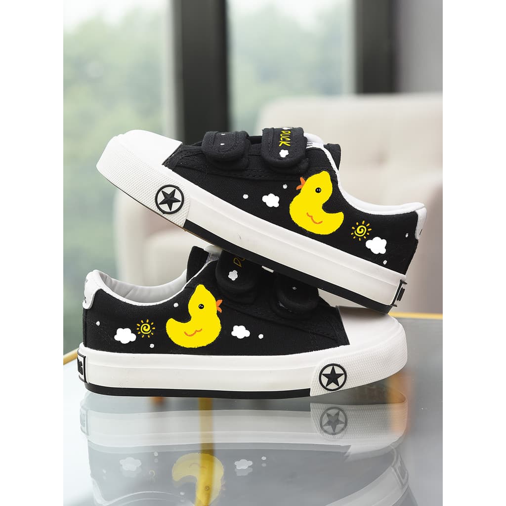 Sapatos de lona infantis 2026 primavera outono novo estilo sapatos de pano meninos sola macia dos desenhos animados sapa