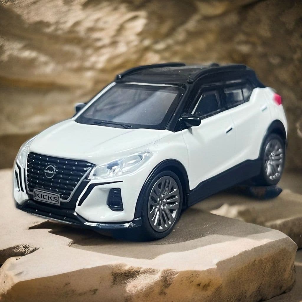 Modelo de carro de liga metálica Nissan 1:43, brinquedo infantil para meninos com luzes simuladas e ação de puxar para t
