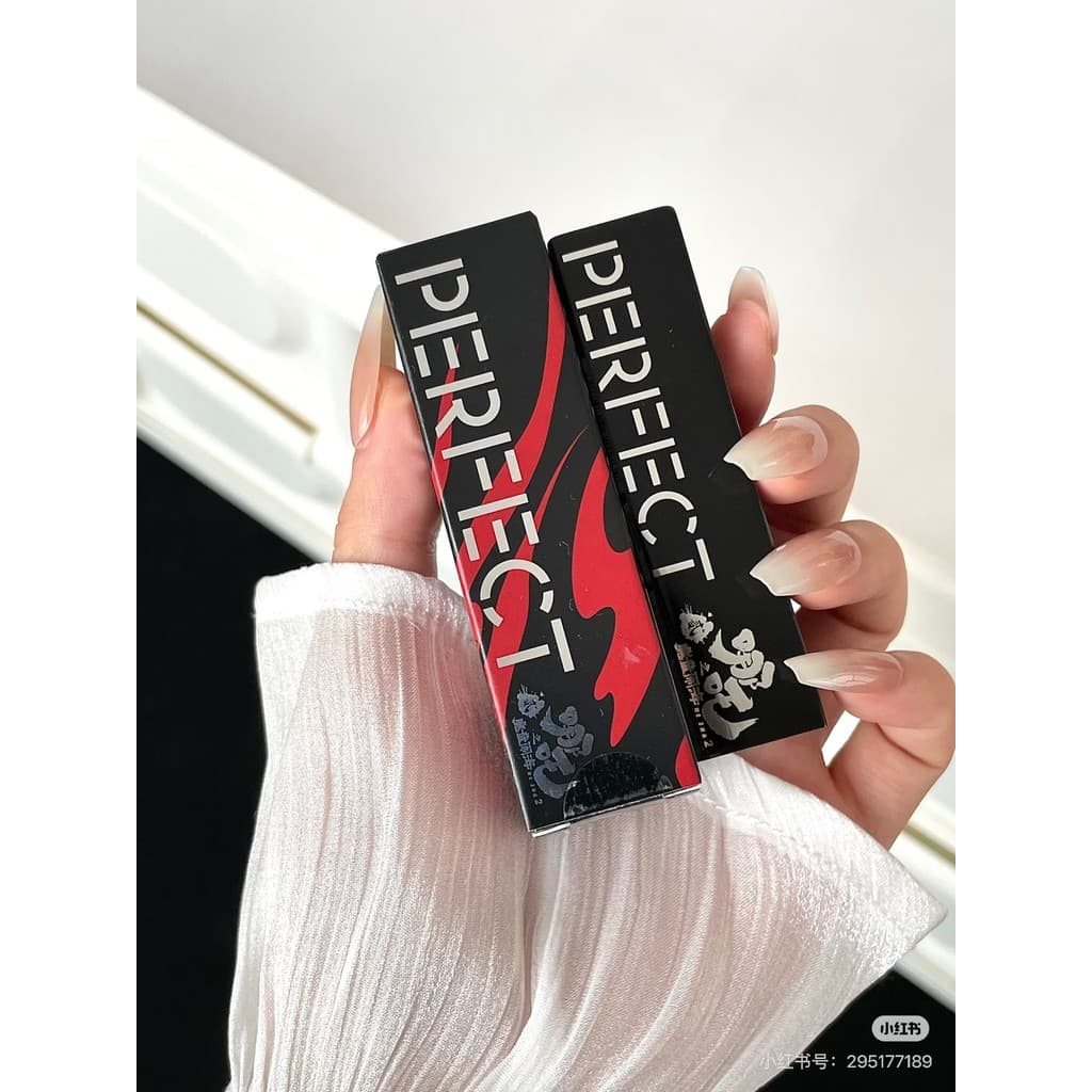 Diário perfeito Nezha 736 Máscara biônica de terceira geração Batom essência 727 Linhas Anti-luz Cor labial mais brilhan