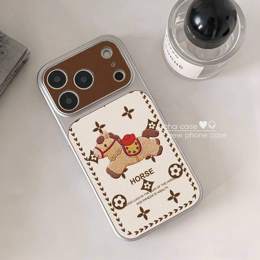 O padrão de pônei de desenho animado é adequado para a capa do iPhone 17 Pro Max e inclui todos os acessórios.