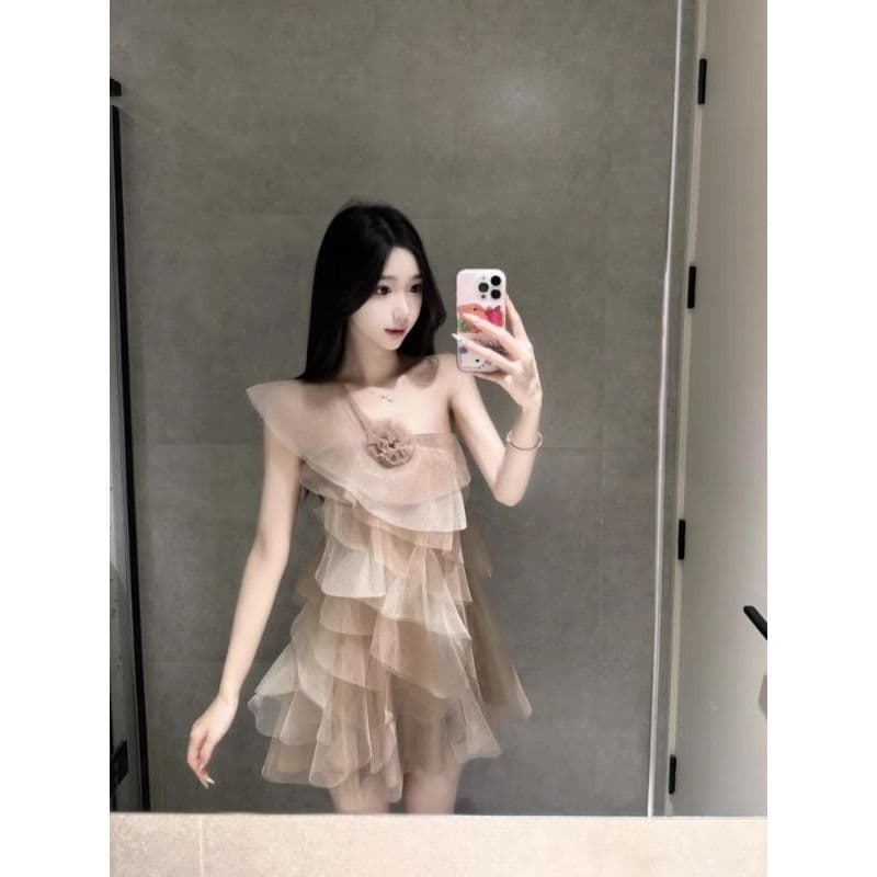 [Seckill por tempo limitado] Vestido de malha de ombro inclinado 2026 Verão Novo estilo Flor tridimensional fora do ombr