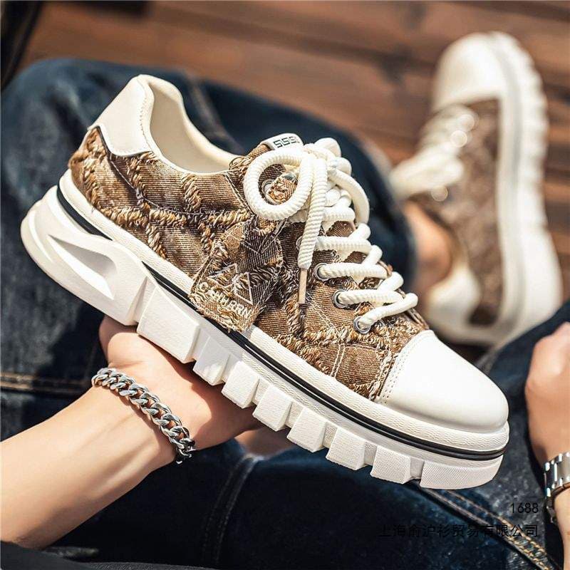 Sapatos masculinos de lona 2026 novo estilo verão respirável All-Match tênis casuais meninos de sola grossa aumentando A