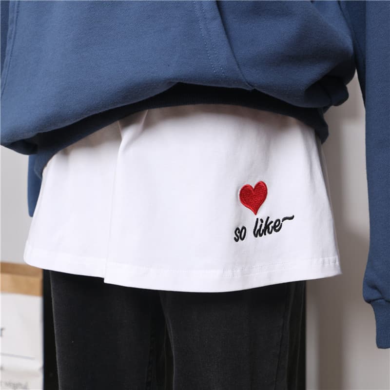 Moletom em camadas Base interna saia meio comprimento exposto borda branca camisola ferramenta útil branco t bainha fals