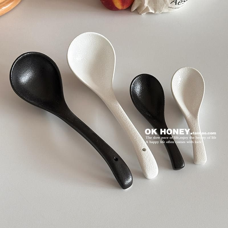 Colher de sopa de cerâmica de qualidade alimentar grande sopa minimalista preto branco estilo doméstico alça longa colhe