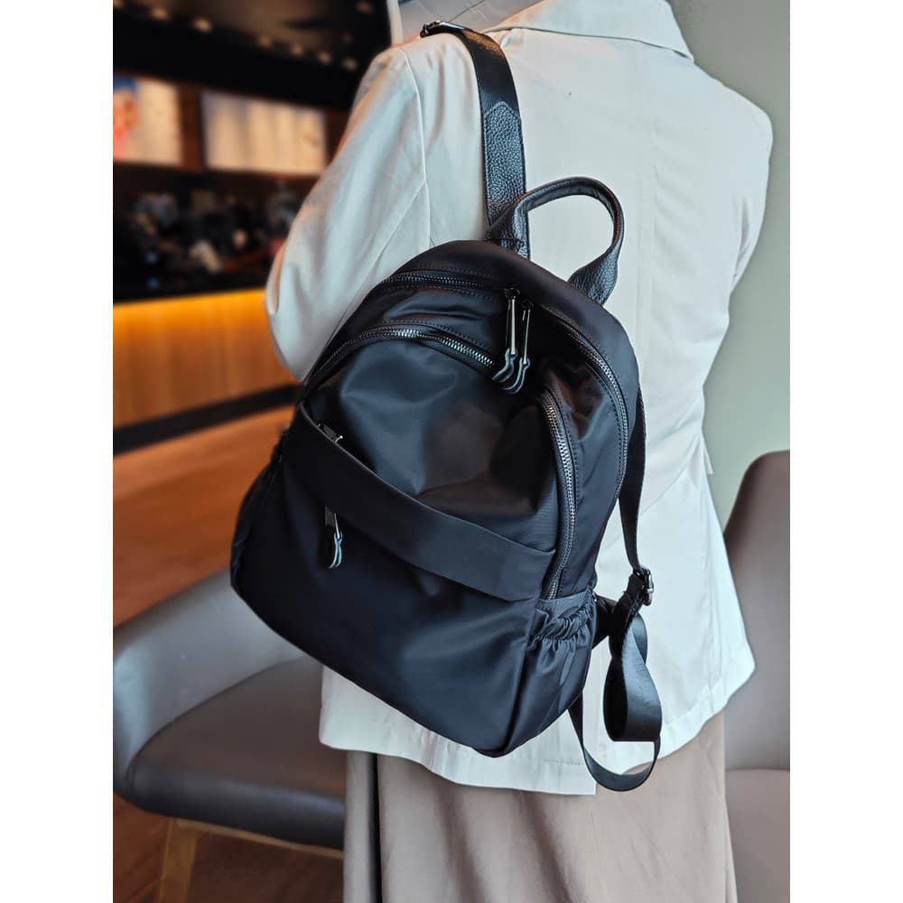 Oxford pano impermeável mochila feminina 2026 novo estilo elegante All-match mochila de viagem Multi-bolso Design Commut