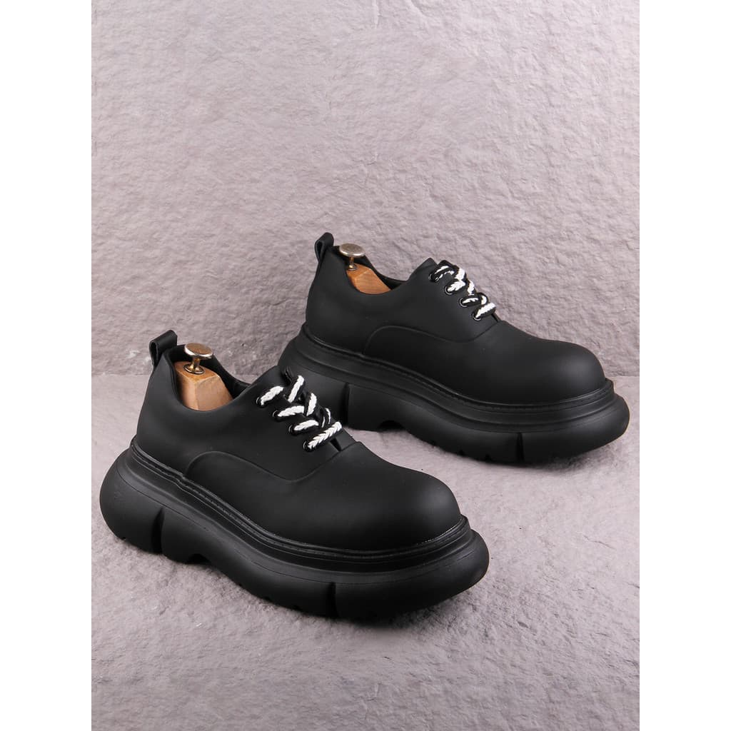Preto de sola grossa interior aumentando sapatos Derby masculinos dedo do pé redondo rendas dedo do pé grande sapatos de