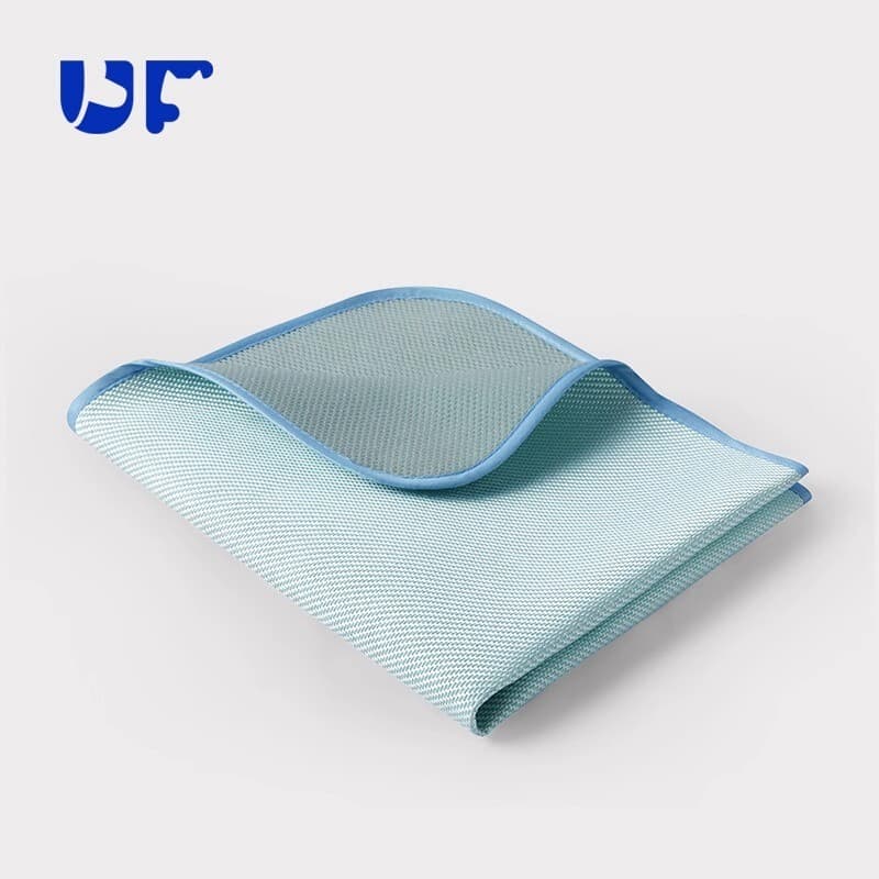 UFHome Pet legal esteira de seda gelo verão cão legal esteira gato sofá almofada resfriamento maca de gato canil tapete