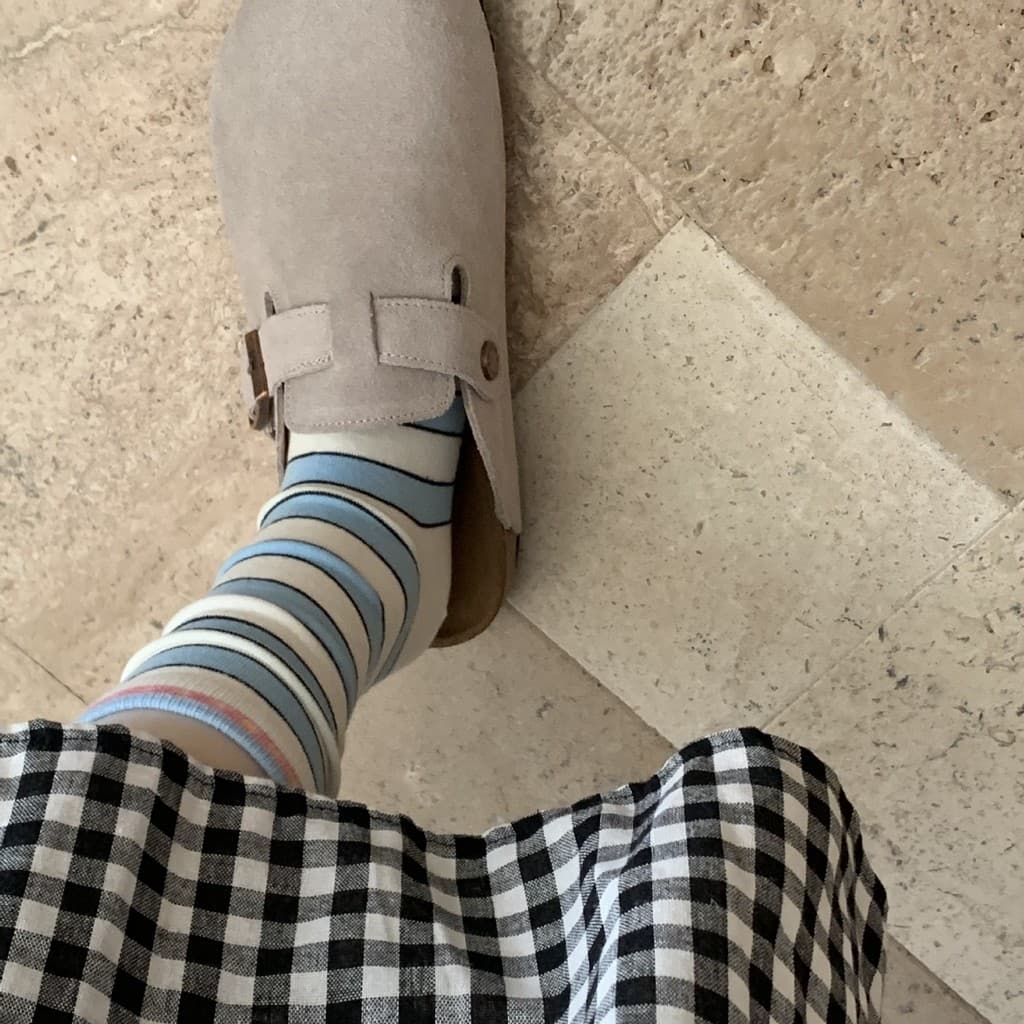 Esta combinação de cores é muito adequada para o verão!Combinação de sapatos wa+Boken com listras coloridas contrastante