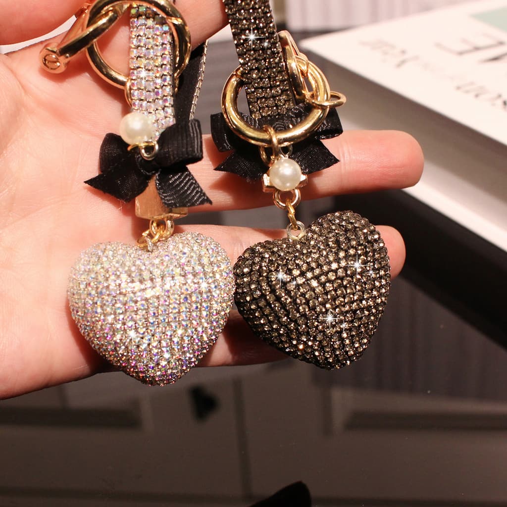 Ins japonês estilo coreano strass luxo pequeno coração adequado para BMW Benz Porsche Ferrari carro chaveiro