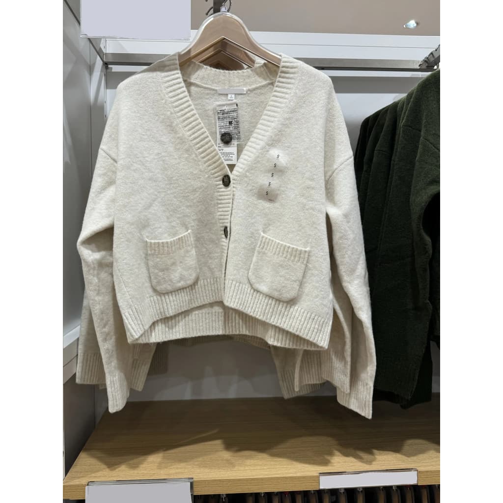 Japonês único feminino Soufflé com decote em V malha curto Cardigan/jaqueta ar condicionado camisa Commuter camisola 25