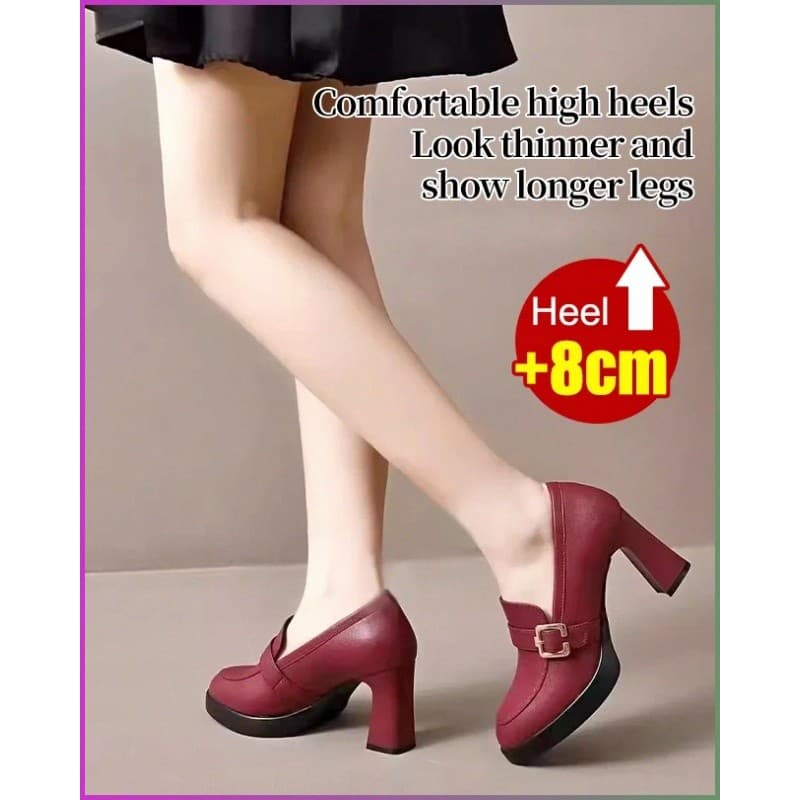 Sapatos femininos da moda em couro, com salto, bico profundo e plataforma.