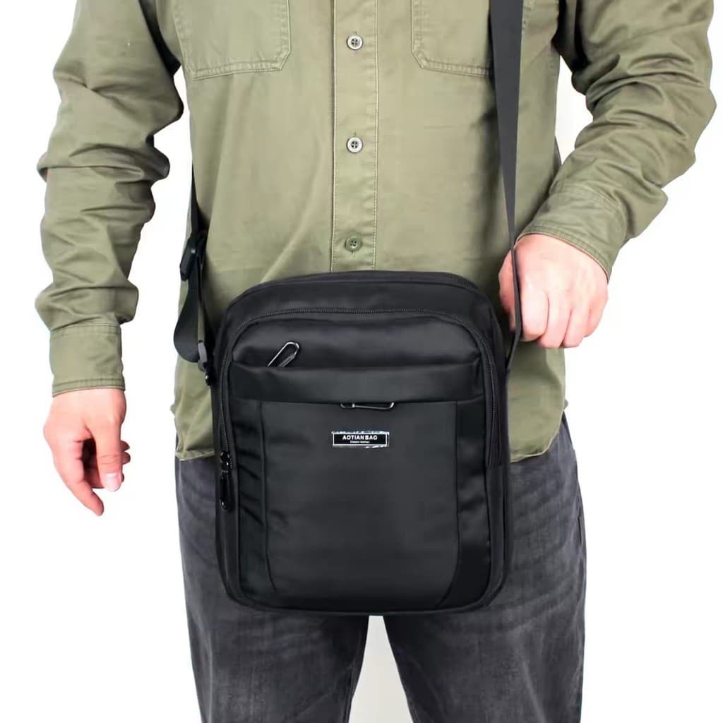 Bolsa Tiracolo Masculina Transversal com Alça Ajustável e Múltiplos Compartimentos