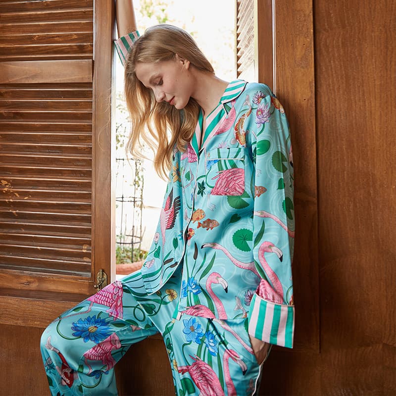 [Flamingo] ins estilo nicho Design pijamas de seda gelo feminino primavera outono mangas compridas podem usar fora terno