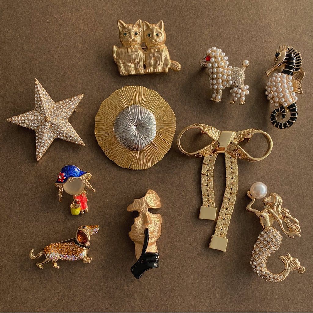 Broche Vintage Barroco em Forma de Laço IJ3P
