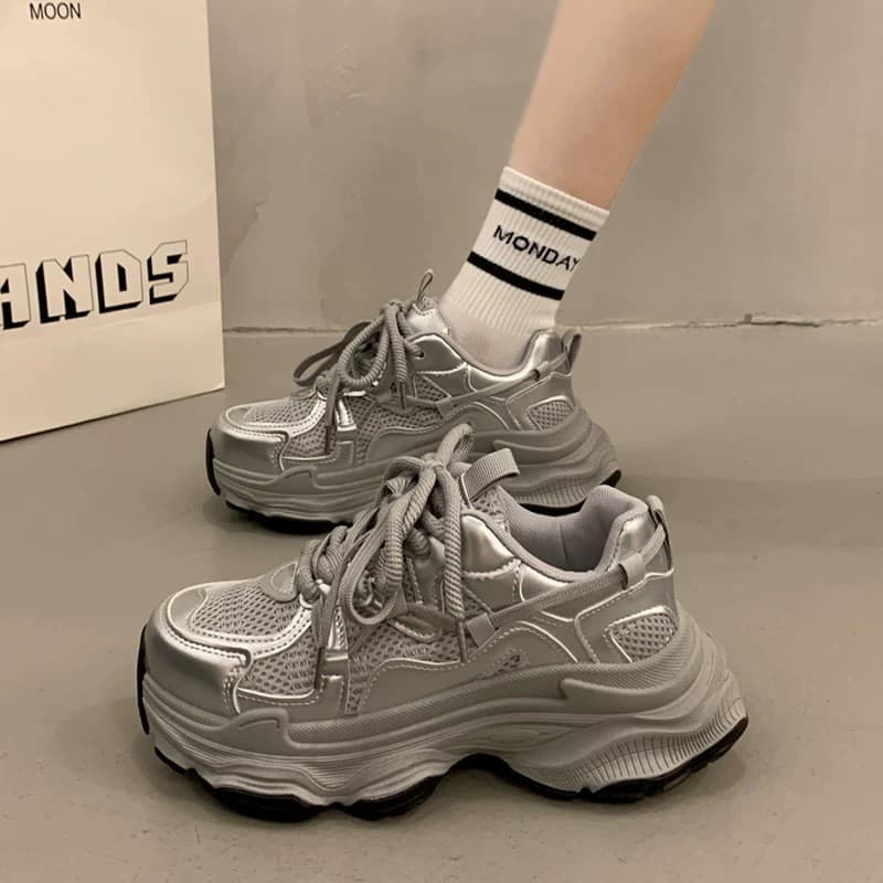 Tênis femininos populares de sola grossa estilo "dad shoes", novo modelo primavera/outono 2025, tênis femininos de malha