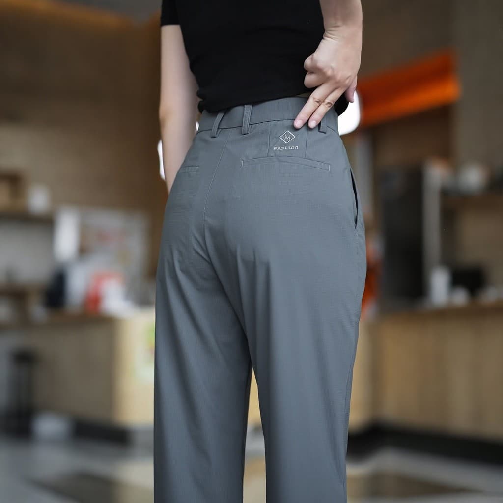 Roupas masculinas de meia-idade respirável de pernas retas Shi leve fino legal calças luz luxo gelo seda calças casuais