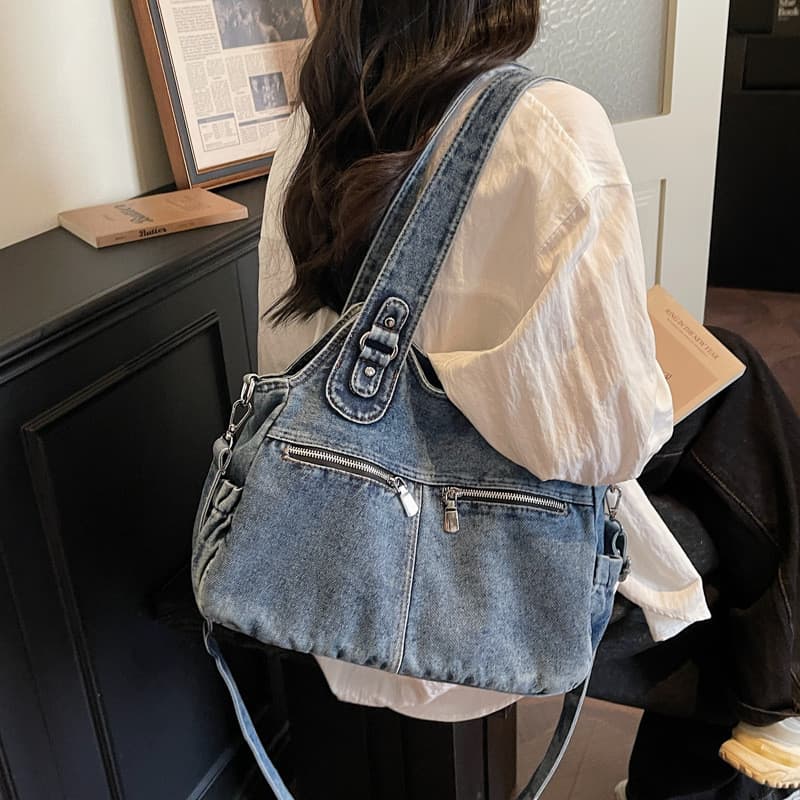 Nova bolsa tote vintage texturizada e elegante para mulheres, bolsa de ombro simples e moderna, bolsa de mão em jeans.