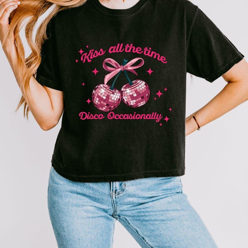 Camiseta Masculina Feminina Kiss All The Time Cerejas Disco Laço Estampa Y2K Unissex Envio Imediato