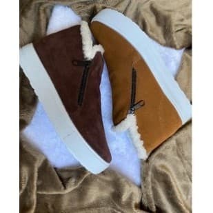 Tênis botinha apeluciada, bota cano curto com pelo para o inverno toda forrada de pelinho por dentro, bota frio