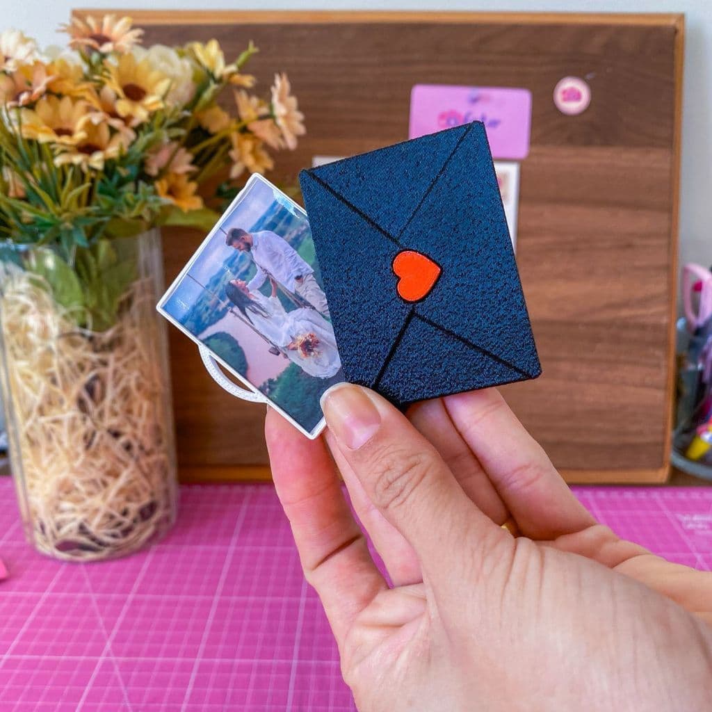 Chaveiro Carta Personalizado com Foto e Música | Presente Dia dos Namorados Casal