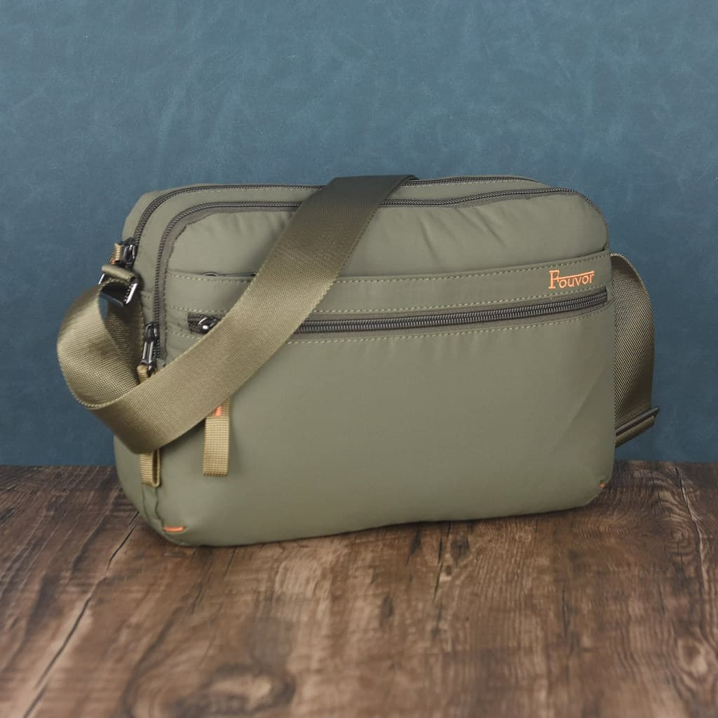 2026 moda Horizontal bolsa de ombro masculina Multi-camada leve diário Commuter bolsa de ombro versão coreana à prova dw