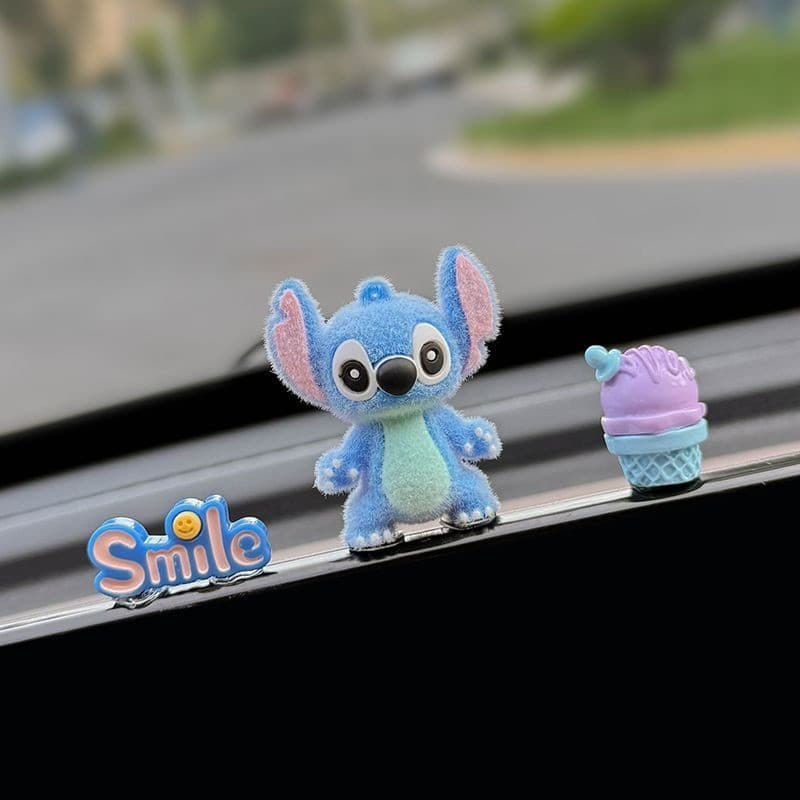 ENVIO RÁPIDO 2025 Novo Adorno Fofo do Stitch para Painel de Carro, Brinquedo de Figura do Stitch, Ornamento para Tela de