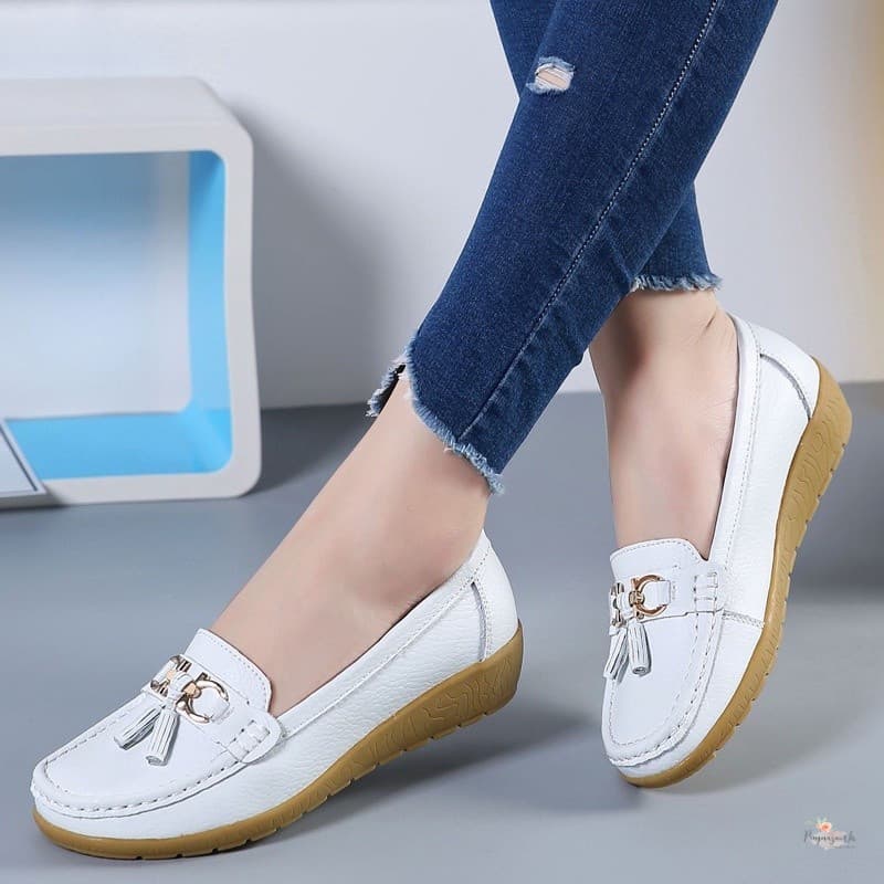 Novos sapatos de couro para mães de meia-idade e idosos, antiderrapantes, planos, macios, com sola leve ZJPV