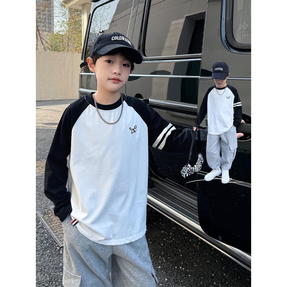 Crianças manga Raglan camisa de fundo meninos manga comprida camiseta primavera outono estilo 2025 novo estilo médio gra