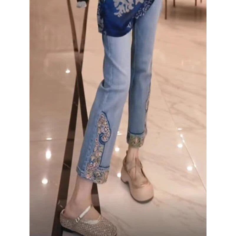 Novo estilo chinês bordado tornozelo comprimento Jeans feminino verão estilo fino 2026 novo estilo tamanho grande All-Ma