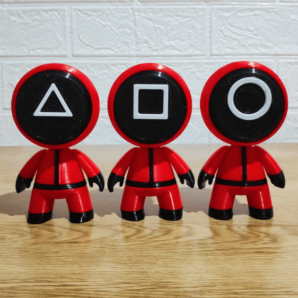 Kit 3 Bonecos da Série - Vermelhos Geek – Mini Colecionáveis – Impressos em 3D – Estilo Geométrico