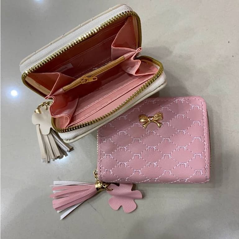 Carteiras Femininas Pequenas com Costura Matelassê, Pingente de Tassel e Detalhe de Laço Metálico