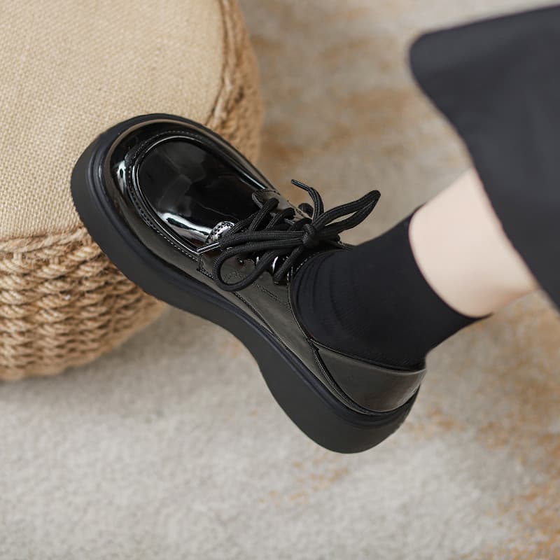 Mocassins de sola grossa de couro genuíno genuíno feminino 2022 outono inverno novo estilo plataforma rendas preto único