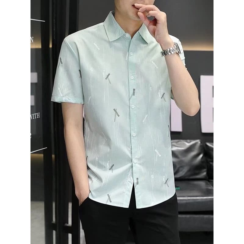 Camisa de verão masculina de manga curta impressa Casual bonito versão coreana magro-ajuste na moda All-Match camisa mas