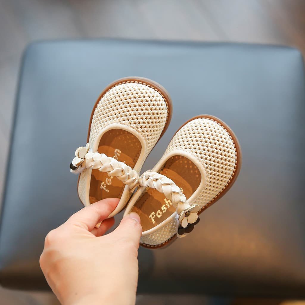 Feminino sapatos de bebê verão oco sandálias respiráveis 0-1-2 anos de idade meia crianças sapatos de princesa sola maci